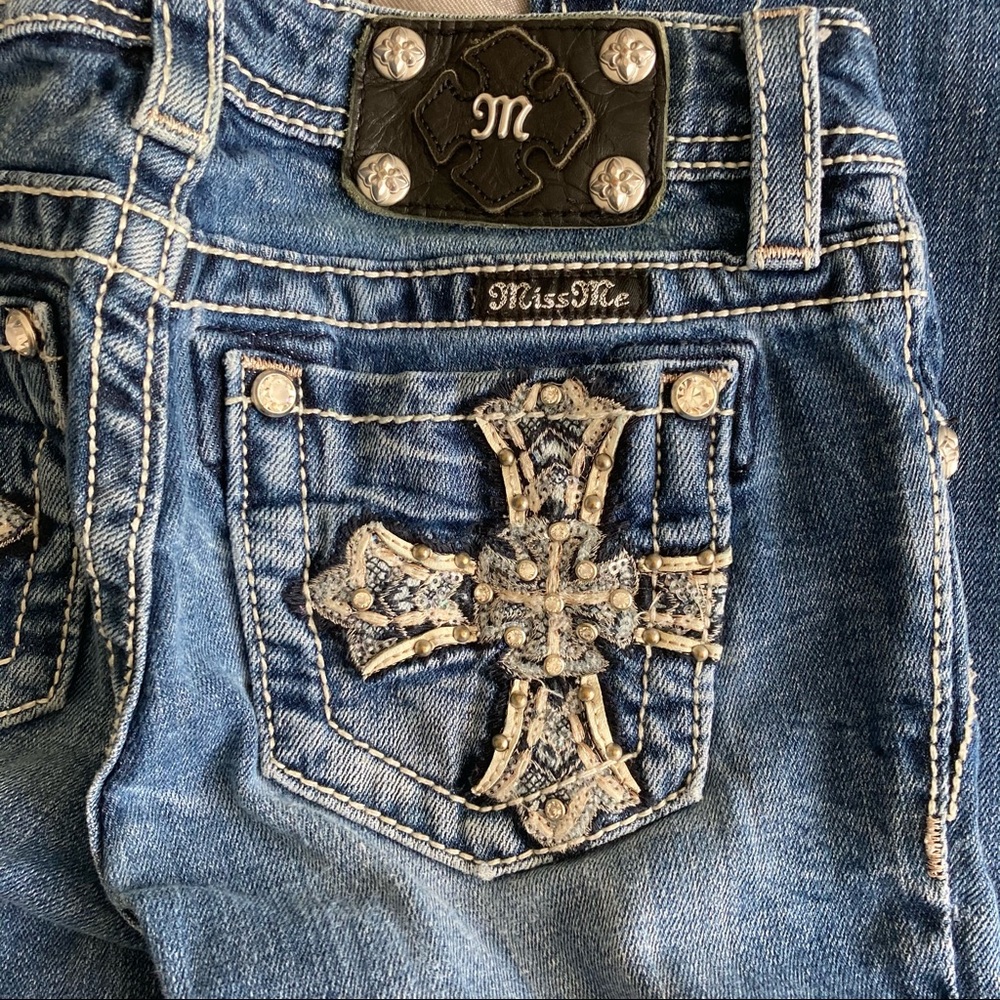 Girls size 10 Miss Me bootcut jeans. Super cute!